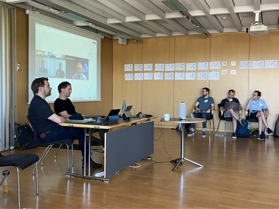 Joachim Nebel und Dr. Michael J�lich beim Start des Projekts AI Horizon