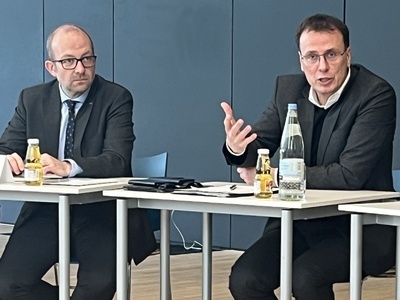 Stiftungsdirektor Patrick Krug, Staatssekret�r Volker Schebesta