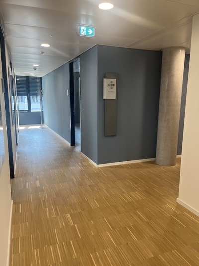 Kunst f�r W�nde in der Gesch�ftsstelle gesucht.
